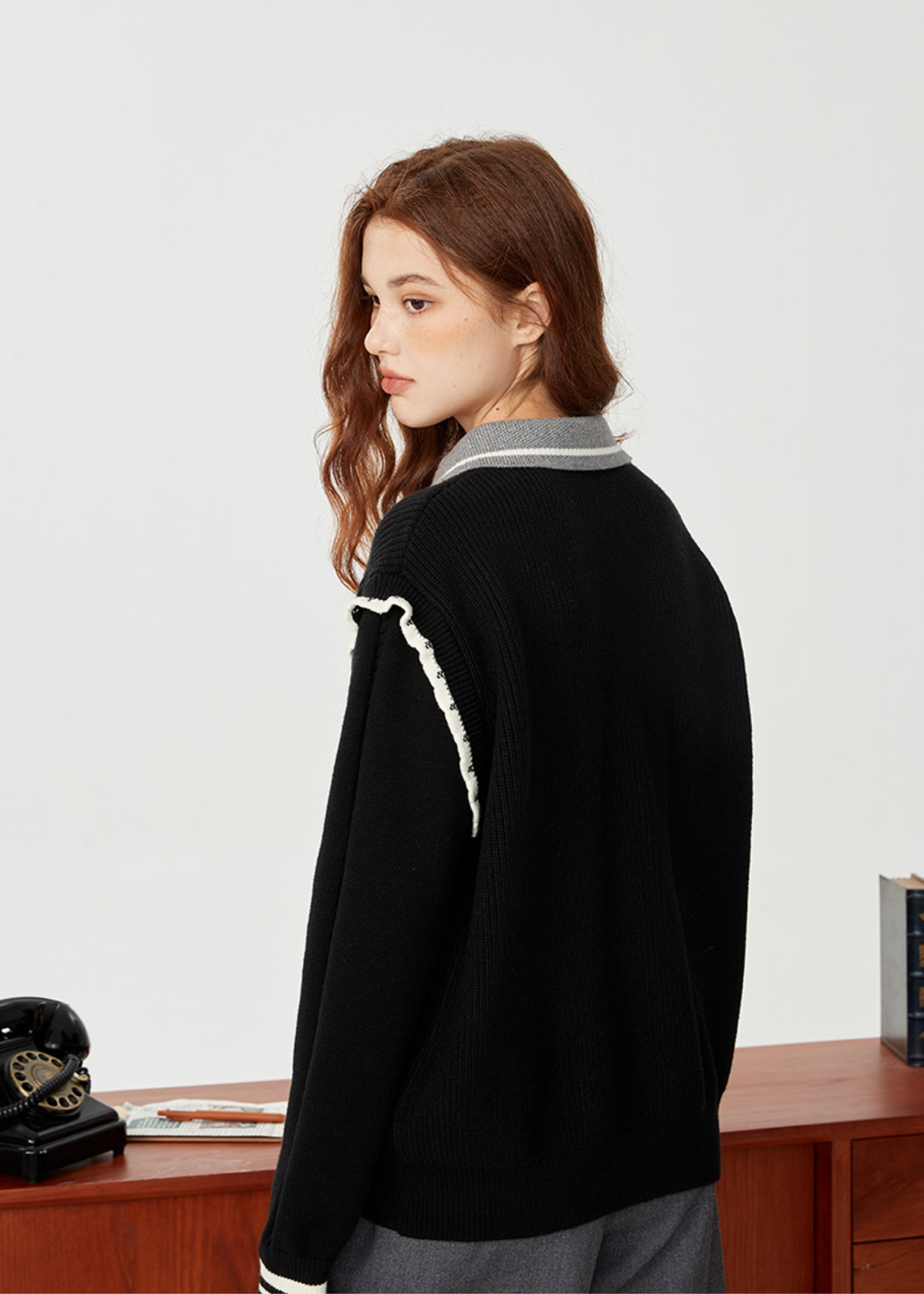 シャーロットショルダーフリルニット – IVY golf