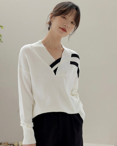 V -neckline soft knit pullover