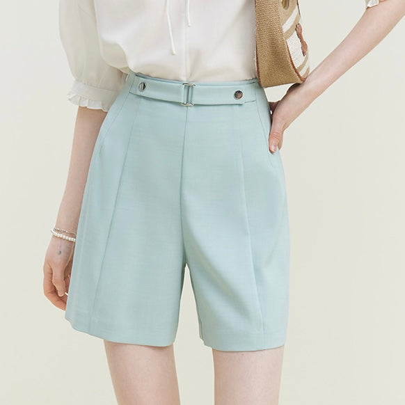 Center belt shorts