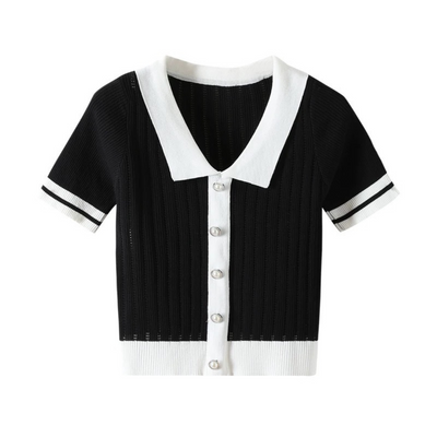 Pearl button by color knit polo shirt