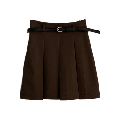 Pleated skirt with belt