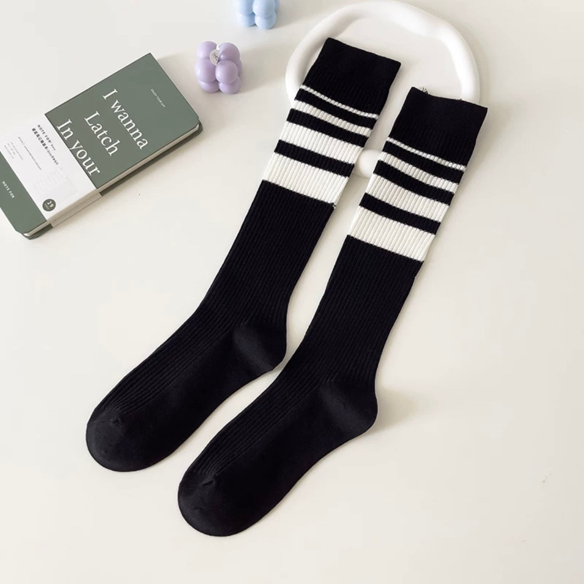 Gradient Line High Socks