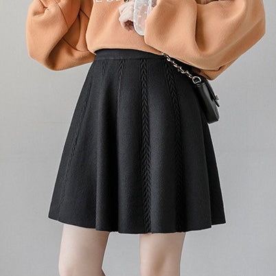 Cable knit pleated skirt